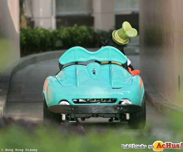 Imagen de Hong Kong Disneyland Resort  Goofy Driver